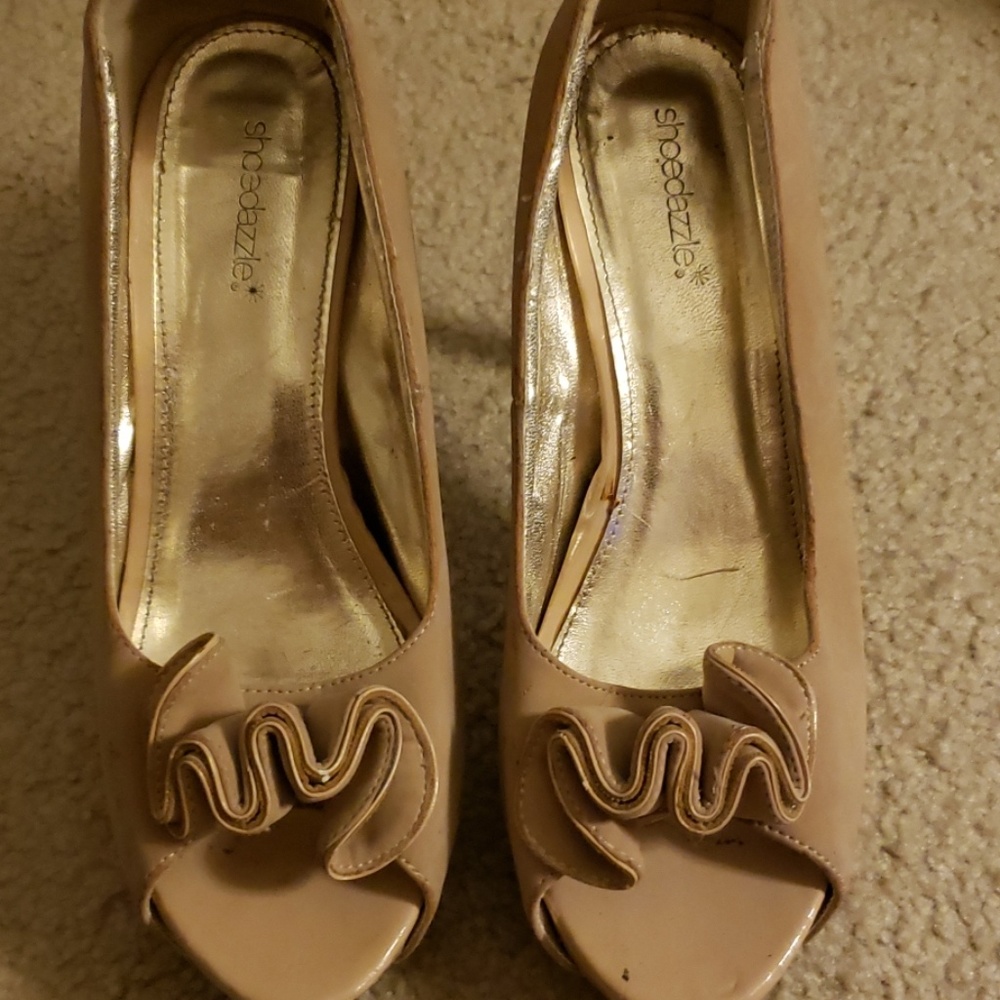 Nude peep toe nude heels